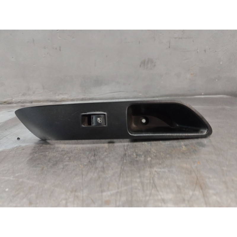 Recambio de mando elevalunas delantero derecho para iveco daily vi furgoneta 33s12, 35s12, 35c12 referencia OEM IAM 5801511730 - Blanco 3