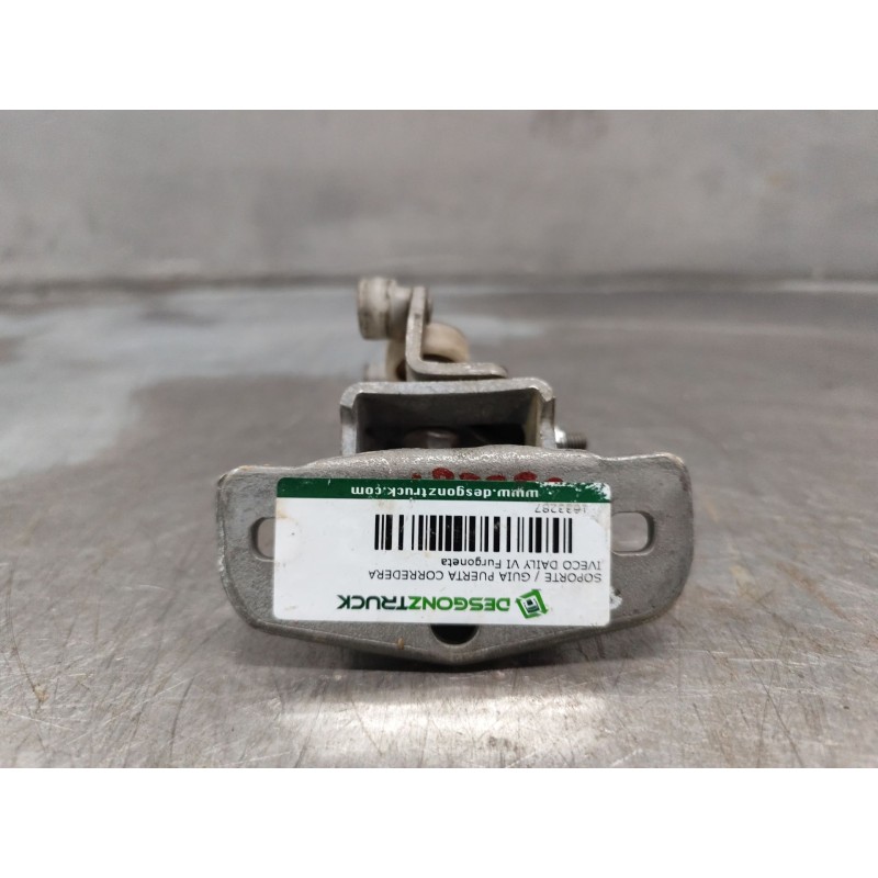Recambio de soporte / guia puerta corredera para iveco daily vi furgoneta 33s12, 35s12, 35c12 referencia OEM IAM - Blanco 3