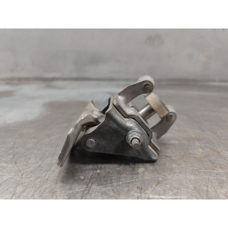 Recambio de soporte / guia puerta corredera para iveco daily vi furgoneta 33s12, 35s12, 35c12 referencia OEM IAM - Blanco 4