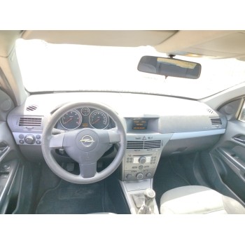 opel astra h berlina del año 2005