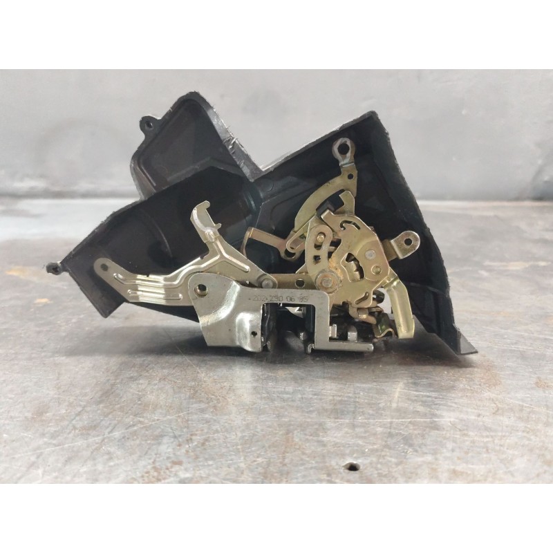 Recambio de cerradura puerta trasera derecha para mercedes-benz clase c (w202) berlina 250 diesel (202.125) referencia OEM IAM 2 2