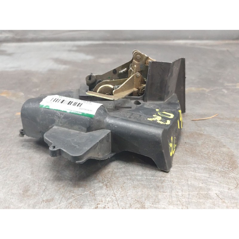 Recambio de cerradura puerta trasera derecha para mercedes-benz clase c (w202) berlina 250 diesel (202.125) referencia OEM IAM 2 4