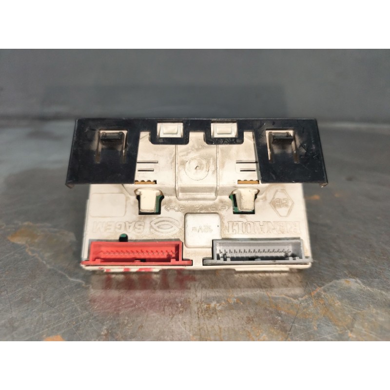 Recambio de pantalla multifuncion para renault laguna (b56) 1.9 dti referencia OEM IAM P7700428029 - Gris 2