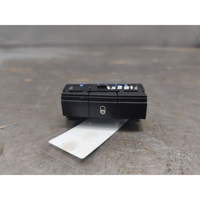 Recambio de boton cierre centralizado para peugeot 407 st sport referencia OEM IAM 96470287XT  