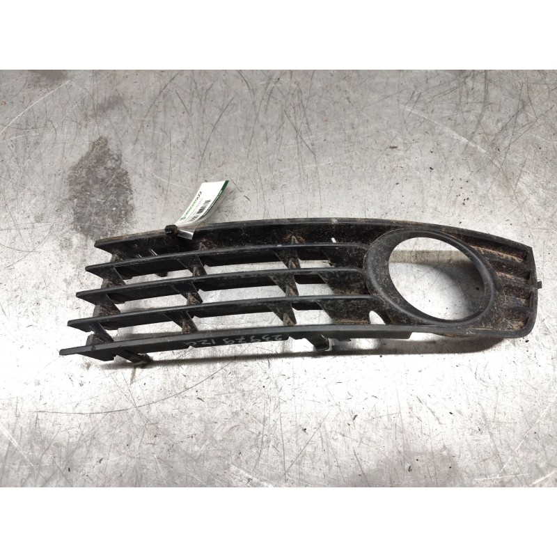 Recambio de rejilla paragolpes izquierda para audi a4 b6 (8e2) 1.9 tdi referencia OEM IAM 8E0807681  