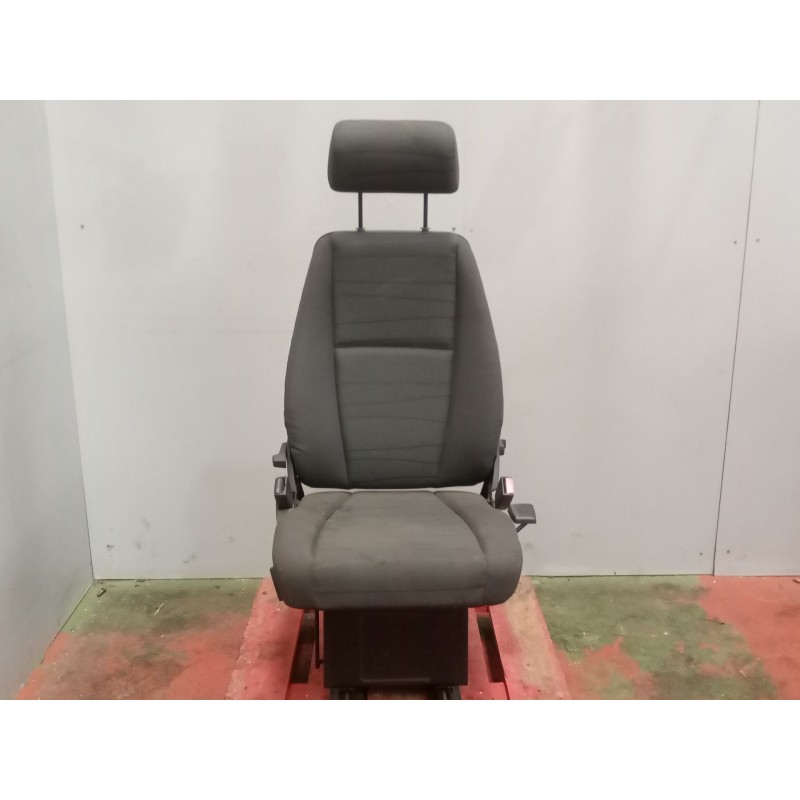 Recambio de asiento delantero derecho para scania p,g,r,t - series g 440, r 440 referencia OEM IAM 2401823  