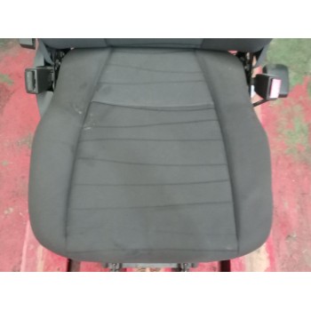 Recambio de asiento delantero derecho para scania p,g,r,t - series g 440, r 440 referencia OEM IAM 2401823  