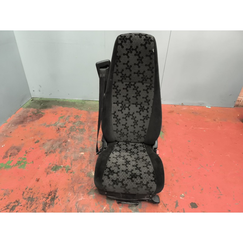 Recambio de asiento delantero derecho para scania r i r 450 referencia OEM IAM 2421528  