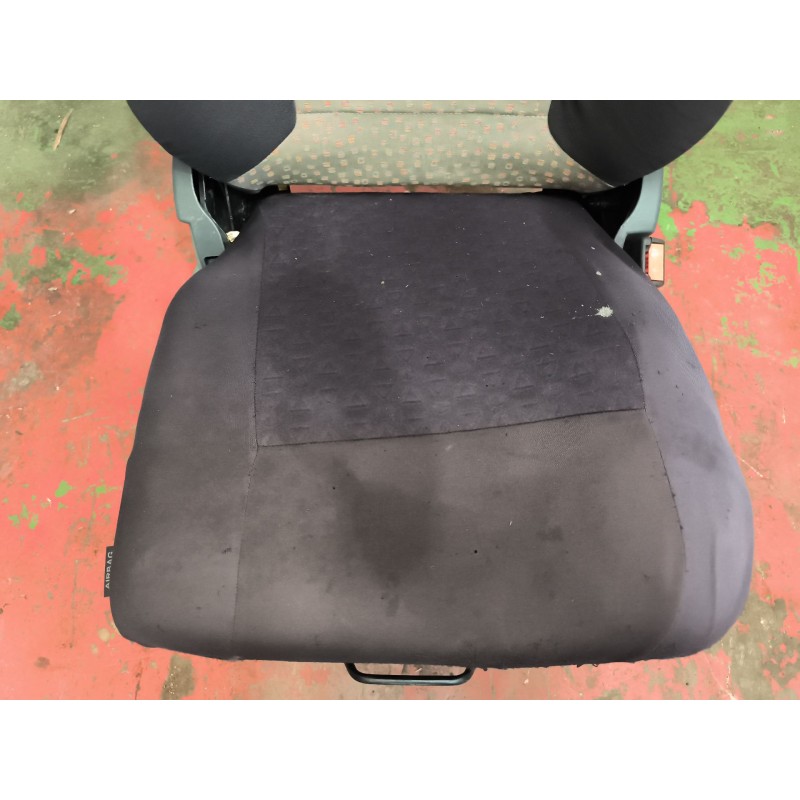 Recambio de asiento delantero derecho para renault midlum fg 270.12/c e3 corto referencia OEM IAM 5010605631 6