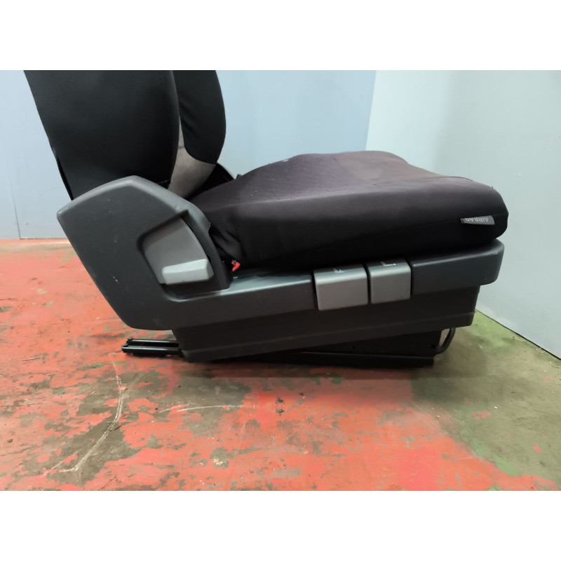 Recambio de asiento delantero derecho para renault midlum fg 270.12/c e3 corto referencia OEM IAM 5010605631 8