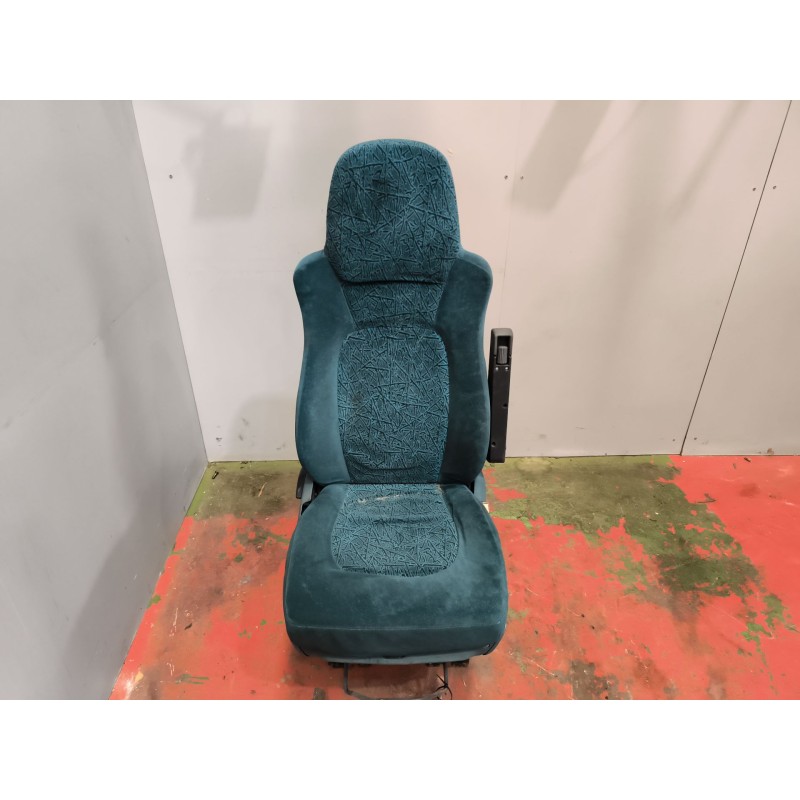 Recambio de asiento delantero derecho para daf serie 95 xf .480 fsagf (typ.480) ab11/02 super-space-cab referencia OEM IAM 16706