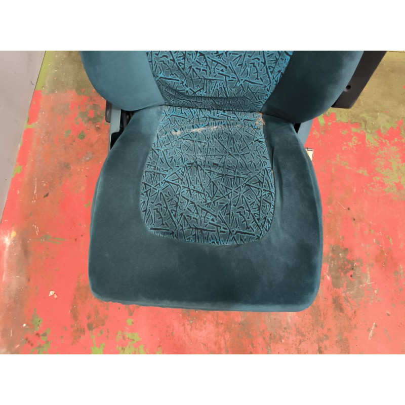 Recambio de asiento delantero derecho para daf serie 95 xf .480 fsagf (typ.480) ab11/02 super-space-cab referencia OEM IAM 16706 2