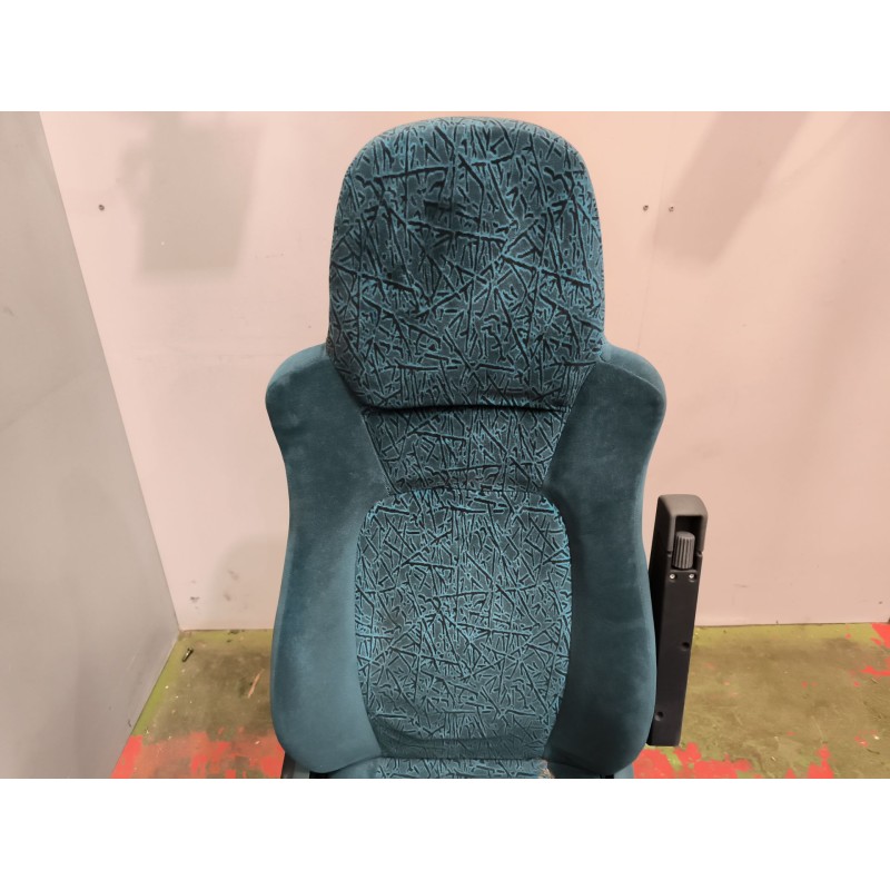 Recambio de asiento delantero derecho para daf serie 95 xf .480 fsagf (typ.480) ab11/02 super-space-cab referencia OEM IAM 16706 3