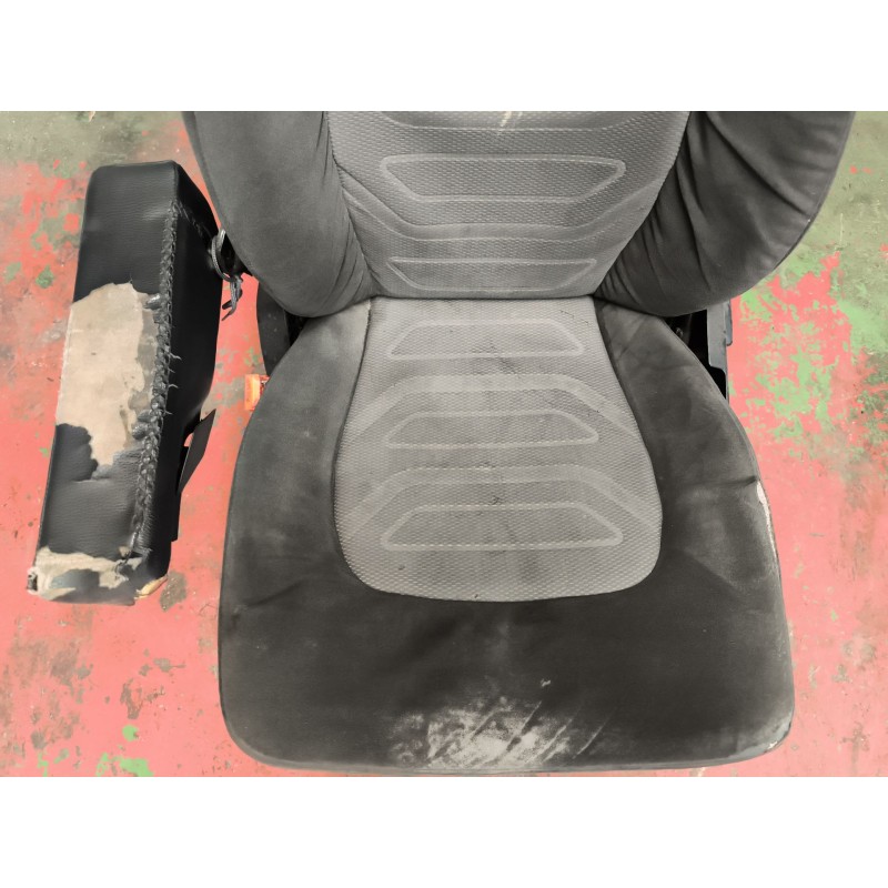 Recambio de asiento delantero izquierdo para daf serie xf105.460 12.9 diesel referencia OEM IAM 1796664 - Blanco 2