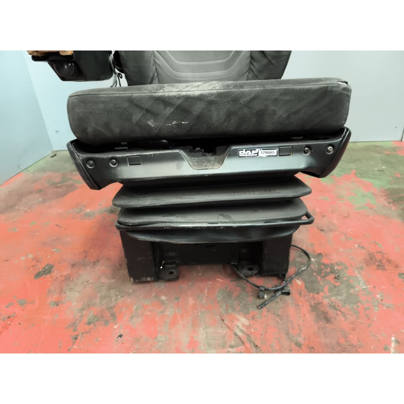 Recambio de asiento delantero izquierdo para daf serie xf105.460 12.9 diesel referencia OEM IAM 1796664 - Blanco 5