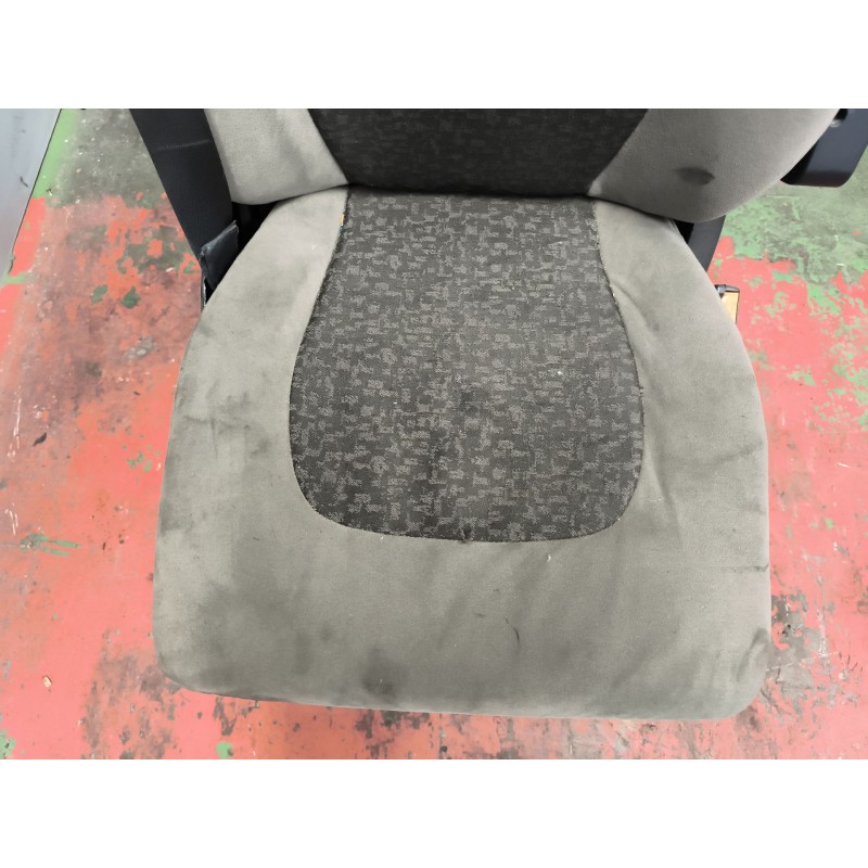 Recambio de asiento delantero derecho para daf serie xf105.460 12.9 diesel referencia OEM IAM 1796630 - Blanco 2