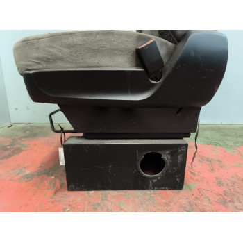 Recambio de asiento delantero derecho para daf serie xf105.460 12.9 diesel referencia OEM IAM 1796630  