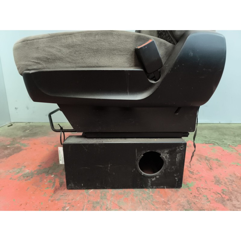 Recambio de asiento delantero derecho para daf serie xf105.460 12.9 diesel referencia OEM IAM 1796630 - Blanco 9