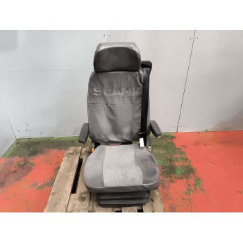 ASIENTO DELANTERO IZQUIERDO 