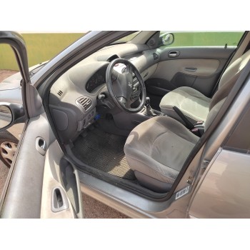 peugeot 206 berlina del año 2004