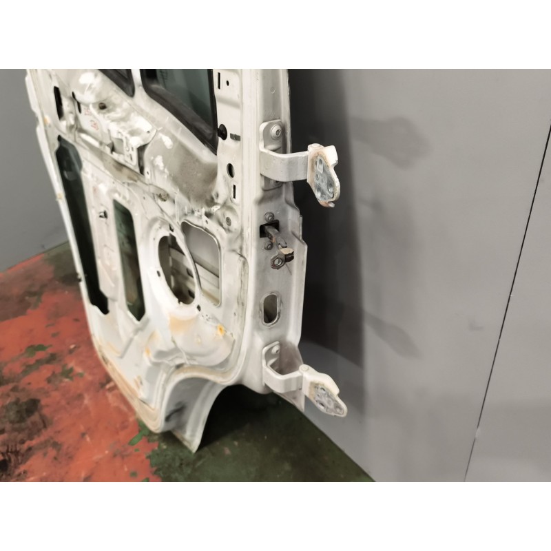 Recambio de puerta delantera izquierda para iveco daily v caja/chasis 35c15, 35s15, 40c15, 45c15, 50c15, 60c15, 65c15, 70c15 ref - Blanco 2