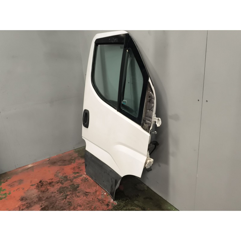 Recambio de puerta delantera derecha para iveco daily v caja/chasis 35c15, 35s15, 40c15, 45c15, 50c15, 60c15, 65c15, 70c15 refer - Blanco 2
