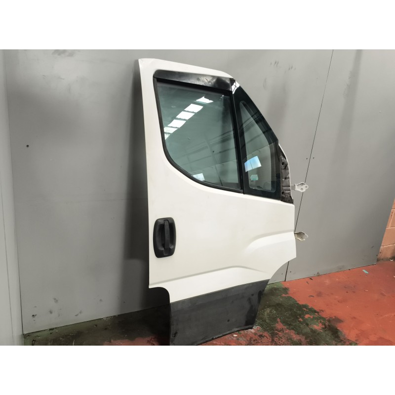 Recambio de puerta delantera derecha para iveco daily v caja/chasis 35c15, 35s15, 40c15, 45c15, 50c15, 60c15, 65c15, 70c15 refer - Blanco 3
