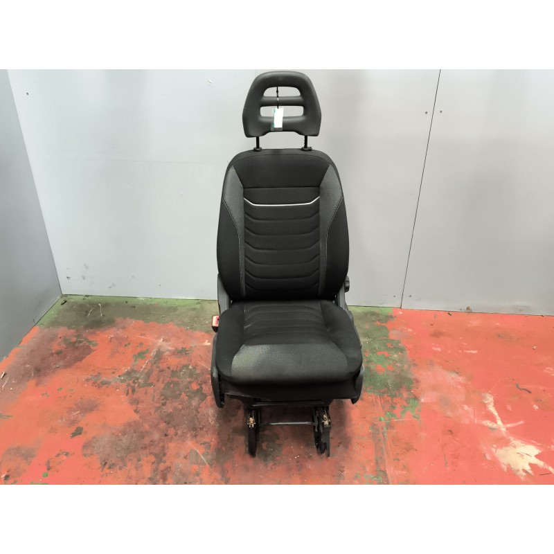 Recambio de asiento delantero izquierdo para iveco daily vi furgoneta 33s16, 35s16, 35c16, 40c16, 50c16 referencia OEM IAM 58028 - Blanco