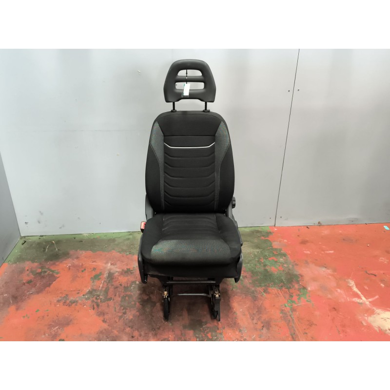 Recambio de asiento delantero izquierdo para iveco daily vi furgoneta 33s16, 35s16, 35c16, 40c16, 50c16 referencia OEM IAM 58028 - Blanco 2