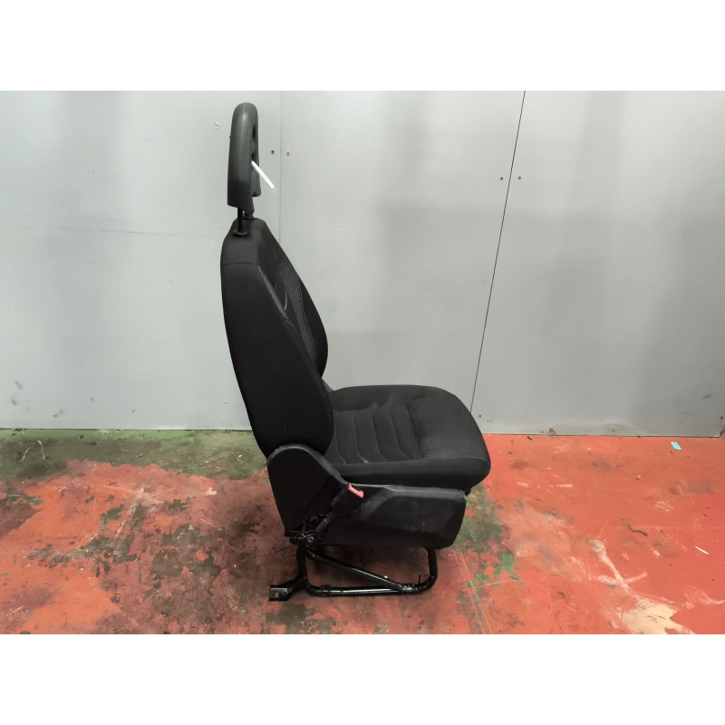 Recambio de asiento delantero izquierdo para iveco daily vi furgoneta 33s16, 35s16, 35c16, 40c16, 50c16 referencia OEM IAM 58028 - Blanco 3