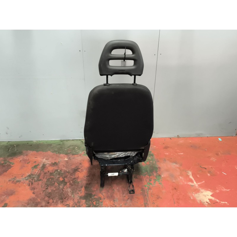Recambio de asiento delantero izquierdo para iveco daily vi furgoneta 33s16, 35s16, 35c16, 40c16, 50c16 referencia OEM IAM 58028 - Blanco 4