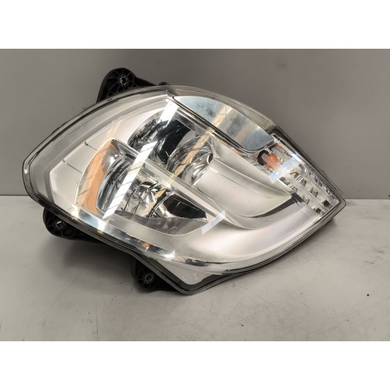 Recambio de faro izquierdo para daf serie xf euro 6 12.9 diesel referencia OEM IAM 1857526  