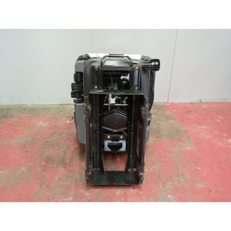 Recambio de asiento delantero izquierdo para scania r i r 500 referencia OEM IAM 2189635 - Blanco 4