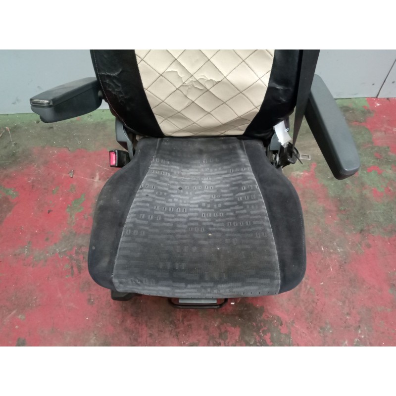 Recambio de asiento delantero derecho para scania r i r 500 referencia OEM IAM 2189640 - Blanco 3