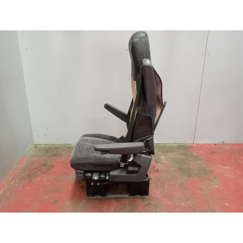 Recambio de asiento delantero derecho para scania r i r 500 referencia OEM IAM 2189640 - Blanco 8