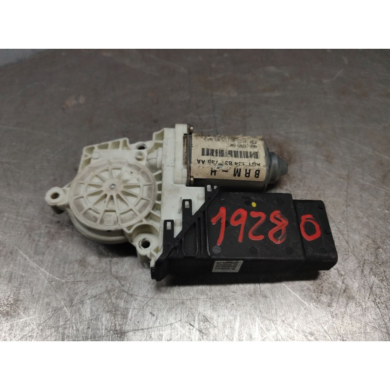 Recambio de motor elevalunas delantero derecho para volkswagen golf iv berlina (1j1) básico referencia OEM IAM 1J4837730AA 48361 2
