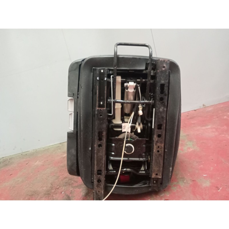Recambio de asiento delantero derecho para renault serie t 10.8 diesel referencia OEM IAM 7421615420 - Blanco 3