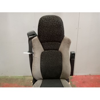 Recambio de asiento delantero derecho para daf serie xf105.510 12.9 diesel referencia OEM IAM 1700020  