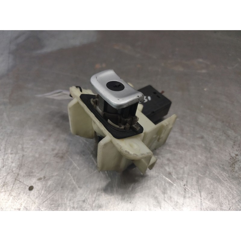 Recambio de bombin porton trasero para citroën xsara berlina 1.6 seduction referencia OEM IAM 6