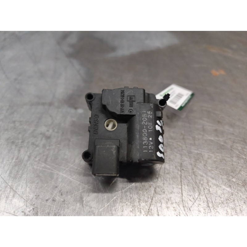 Recambio de motor regulador climatizacion para toyota avensis wagon (t25) 2.0 d-4d executive referencia OEM IAM 1138002051 2