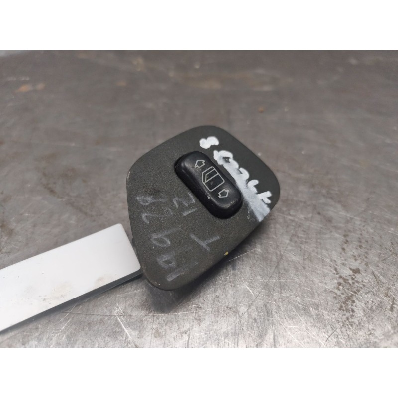 Recambio de mando elevalunas trasero izquierdo para mercedes-benz clase e (w210) berlina diesel 220 cdi (210.006) referencia OEM