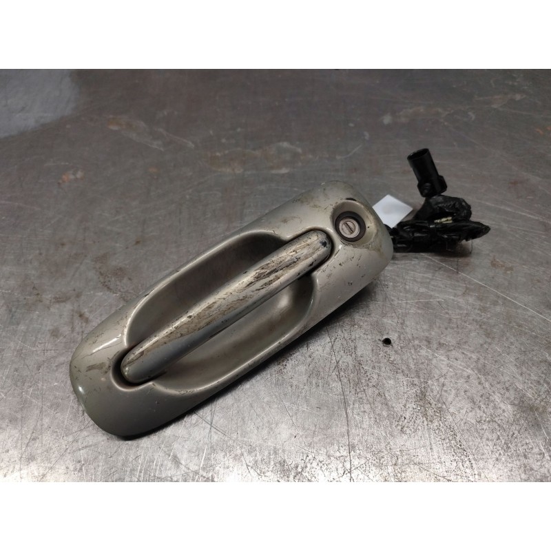 Recambio de maneta exterior delantera derecha para chrysler voyager (rg) 2.5 crd grand voyager limited referencia OEM IAM  2 PIN