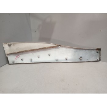 Recambio de moldura puerta delantera izquierda para iveco stralis (as) 12.9 diesel referencia OEM IAM 504364592  