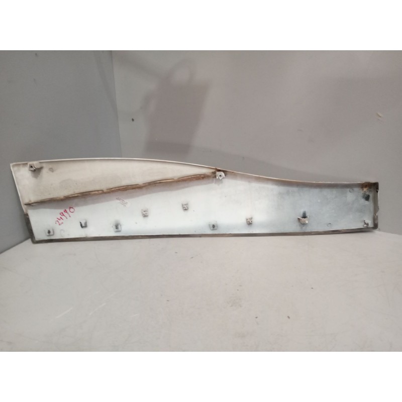 Recambio de moldura puerta delantera izquierda para iveco stralis (as) 12.9 diesel referencia OEM IAM 504364592 - Blanco 2