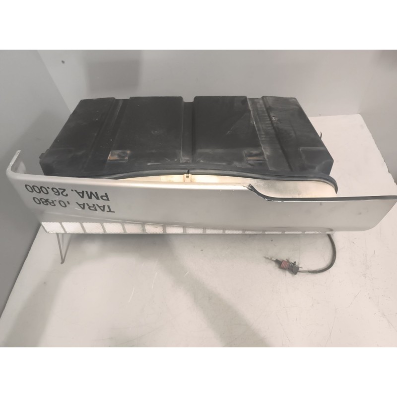 Recambio de moldura trasera cabina para renault hr 340.18 / 26 premium e2 fg mod. 340.26 6x2 249 kw corto referencia OEM IAM 501 - Plata 2