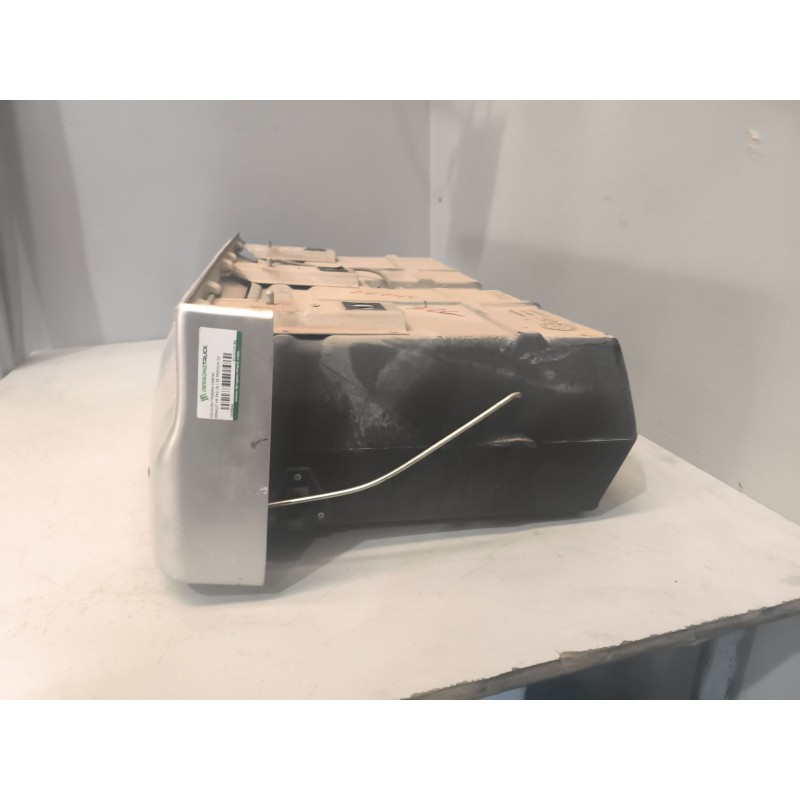 Recambio de moldura trasera cabina para renault hr 340.18 / 26 premium e2 fg mod. 340.26 6x2 249 kw corto referencia OEM IAM 501 - Plata 4