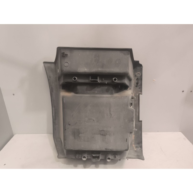 Recambio de peldaño izquierdo para renault serie t 12.8 diesel referencia OEM IAM 82574835 3