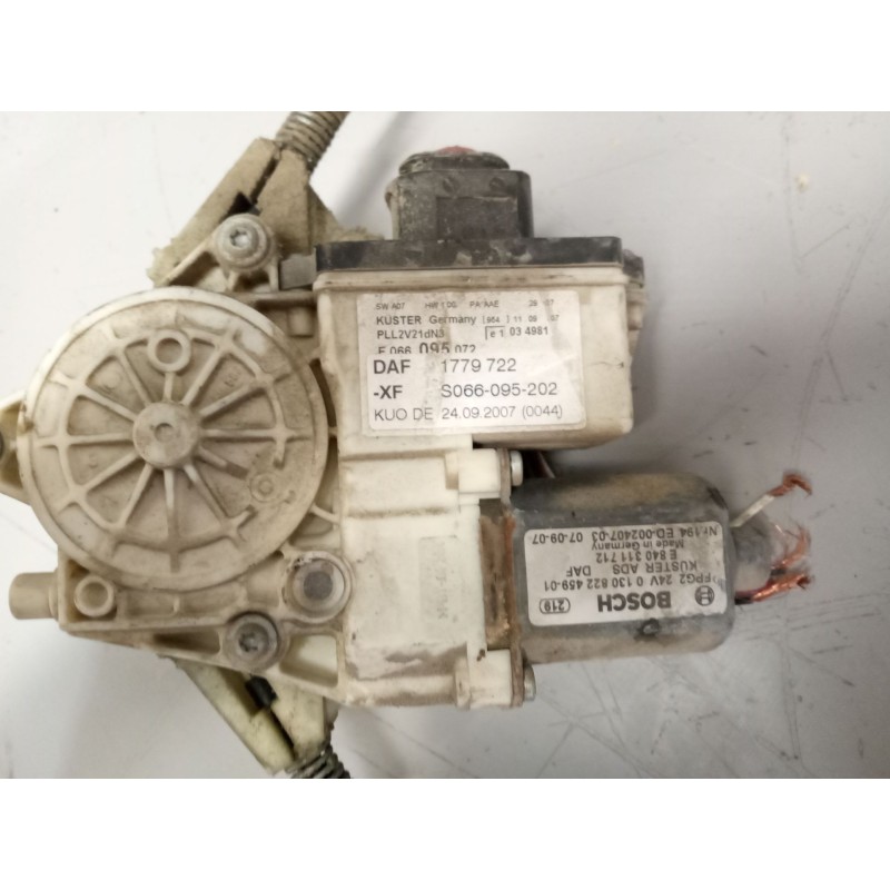 Recambio de elevalunas delantero derecho para daf serie xf105.510 12.9 diesel referencia OEM IAM 1779722 - Azul 2