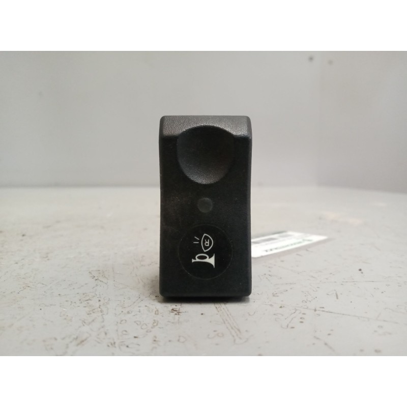 Recambio de interruptor para renault hr 420.18/26 premium 01  11.1 diesel referencia OEM IAM 5010306645 - Blanco