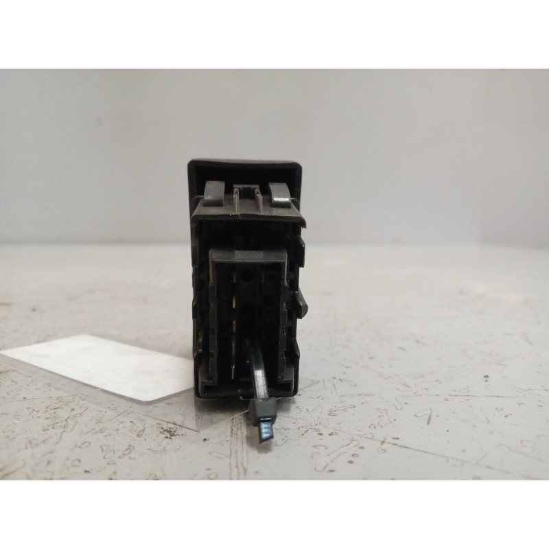 Recambio de interruptor para renault hr 420.18/26 premium 01  11.1 diesel referencia OEM IAM 5010306645 - Blanco 2